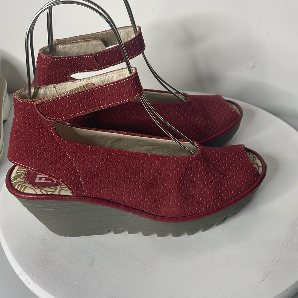 Fly London Dusty Red Leather & Suede  Sandals Sz 39 EUC